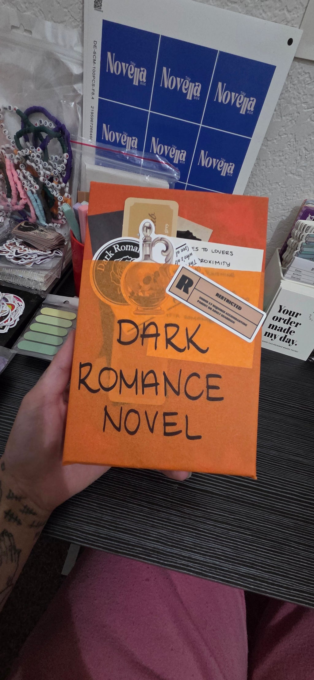 Basic Blind Date Book Box